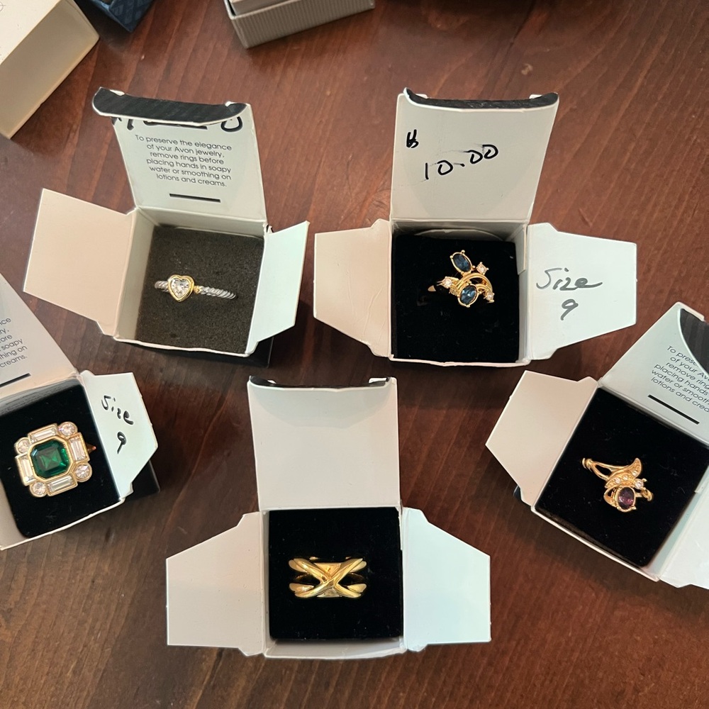 Vintage AVON Large size RINGs- 5 total